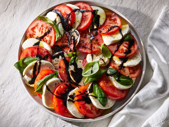 The Ultimate Guide to Making a Delicious Caprese Salad